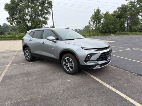 New 2026 Chevrolet Blazer LT w/ Sound & Technology Package AWD/4WD image 3