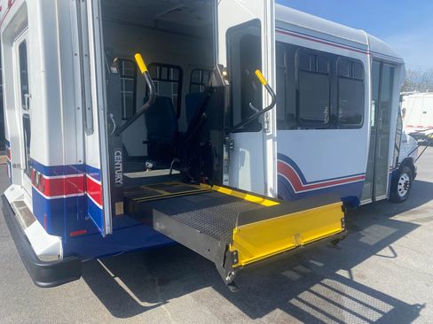 Used 2006 Ford E-450 and Econoline 450 RWD image 25