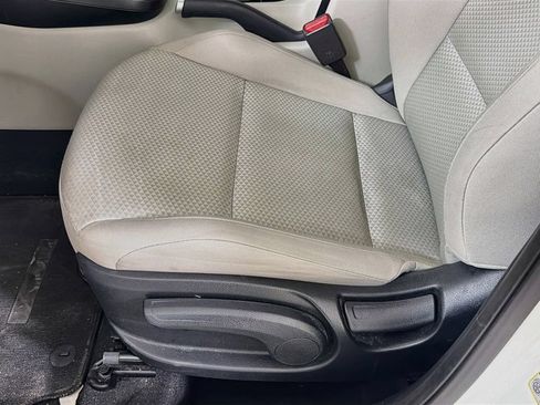 Used 2025 Kia Soul LX w/ LX Technology Package FWD image 22