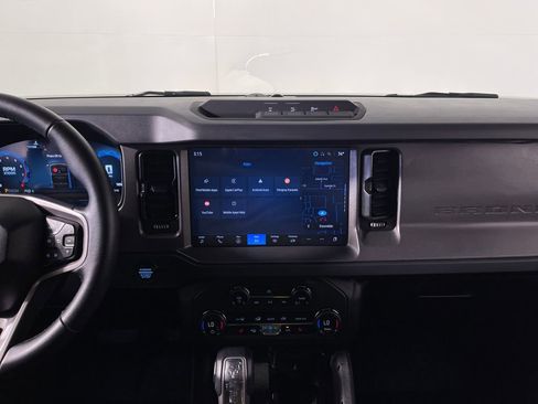 Used 2025 Ford Bronco Big Bend w/ Black Diamond Package AWD/4WD image 15