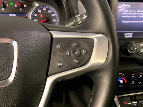 Used 2024 GMC Terrain SLT AWD/4WD image 19