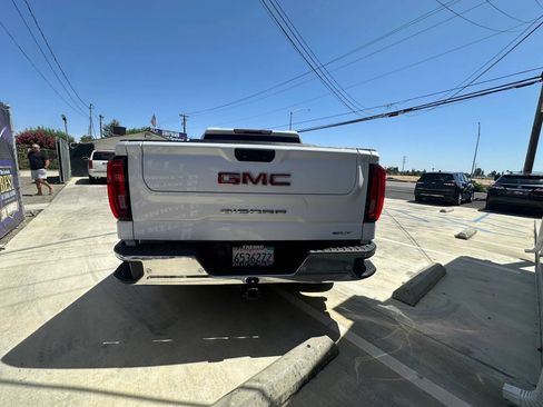Used 2020 GMC Sierra 1500 SLT w/ SLT Premium Plus Package AWD/4WD image 4