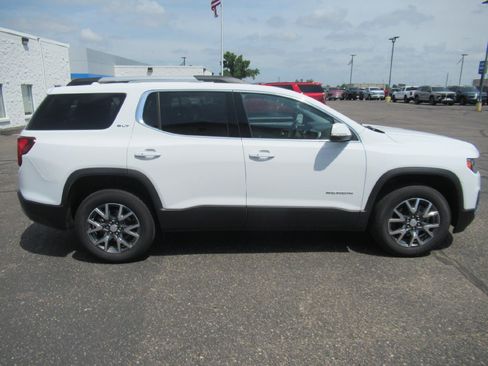 Certified 2023 GMC Acadia SLT AWD/4WD image 4