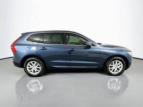 Used 2021 Volvo XC60 T5 Momentum w/ Premium Package image 4