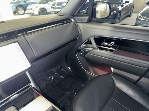 Used 2024 Land Rover Range Rover SE AWD/4WD image 33
