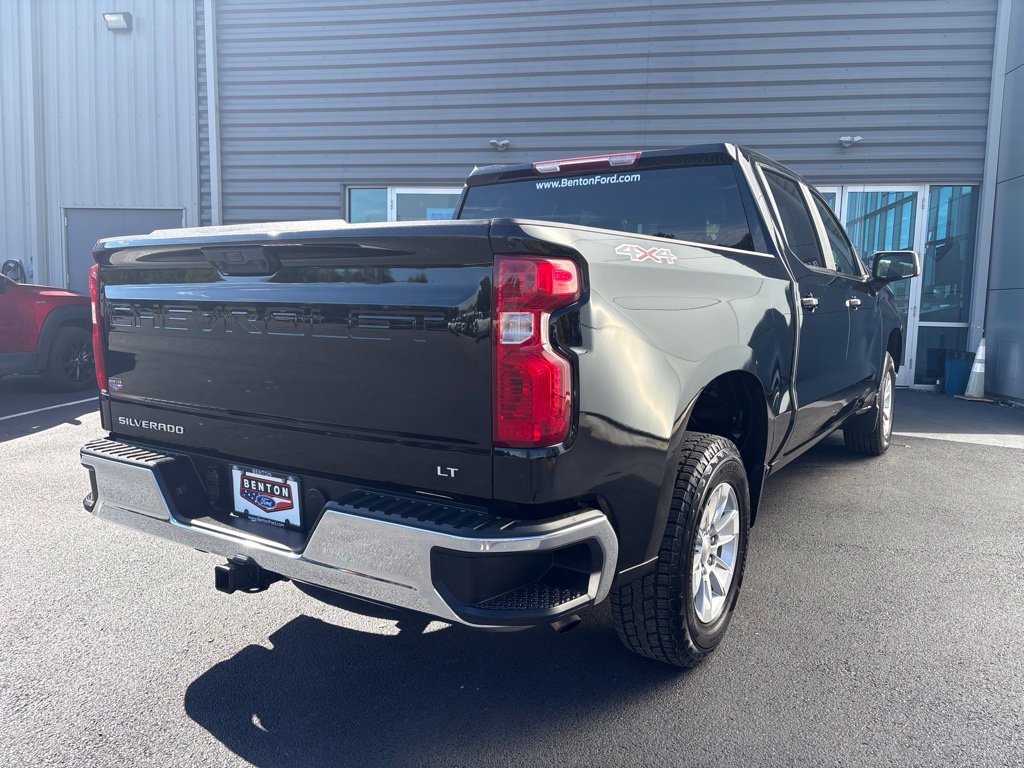 Used 2025 Chevrolet Silverado 1500 LT AWD/4WD image 3