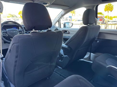 Used 2024 Chrysler Voyager LX FWD image 24