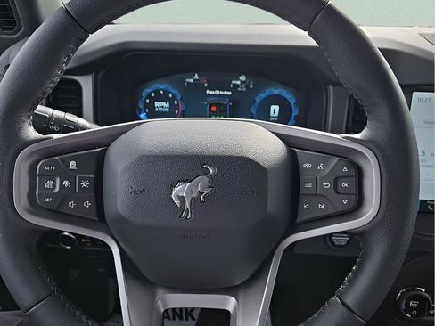 New 2026 Ford Bronco Badlands AWD/4WD image 9