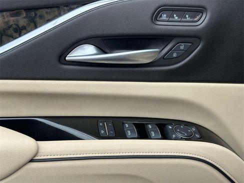 Used 2024 Cadillac Escalade Premium Luxury image 25