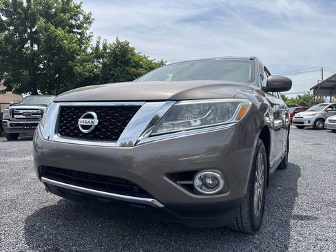 Used 2013 Nissan Pathfinder SL FWD image 2