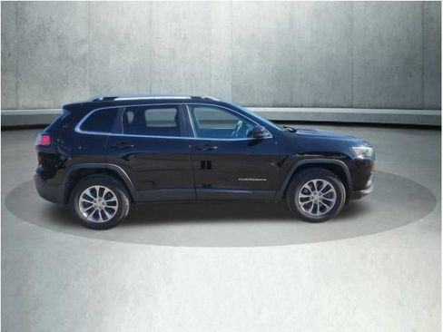 Used 2019 Jeep Cherokee Latitude Plus w/ Cold Weather Group AWD/4WD image 7