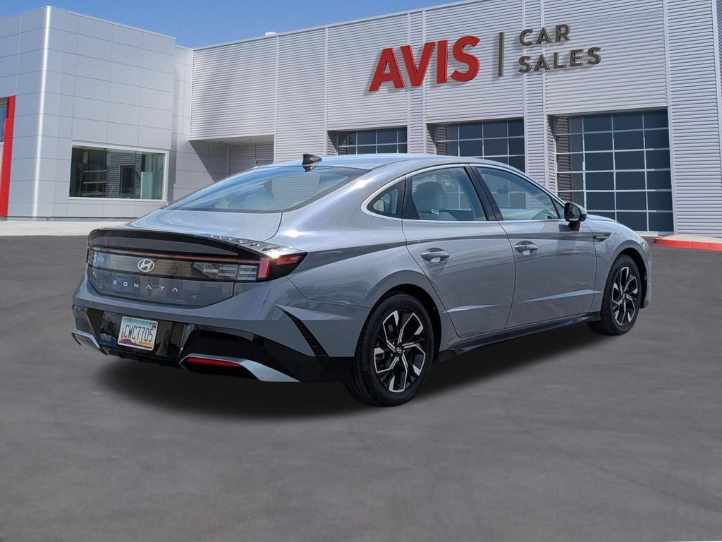 Used 2025 Hyundai Sonata SEL FWD image 6