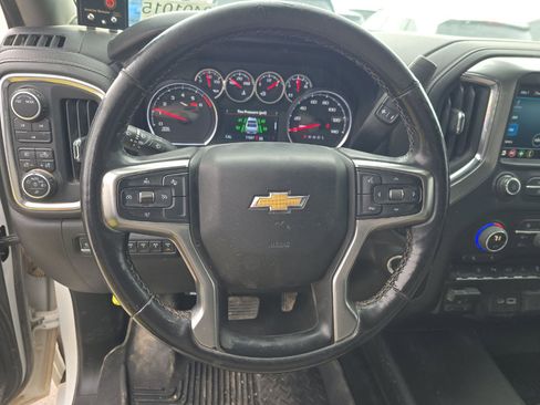 Used 2022 Chevrolet Silverado 2500 LT w/ Convenience Package image 3