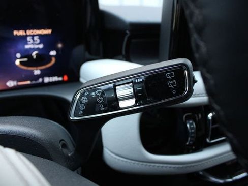 New 2026 Lincoln Aviator AWD image 43