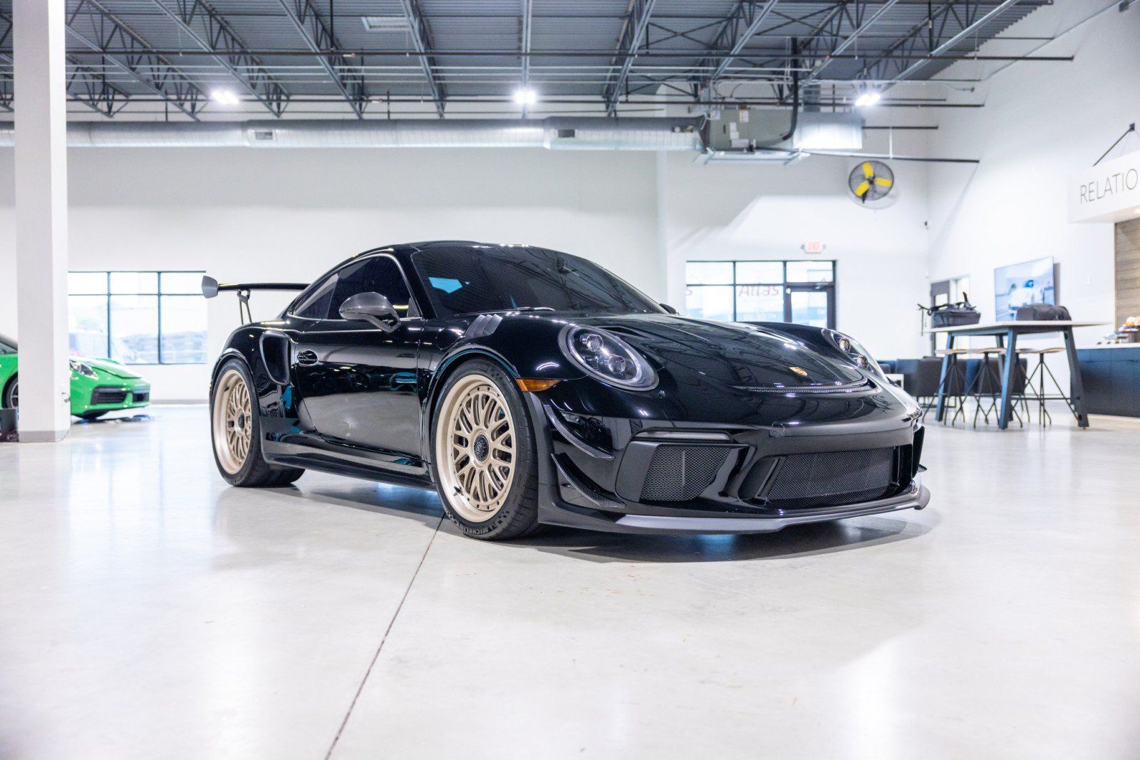 Used 2019 Porsche 911 GT3 RS RWD image 3