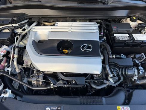 Used 2022 Lexus UX 200 w/ Premium Package FWD image 22