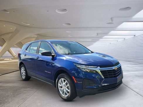 Used 2023 Chevrolet Equinox LS w/ LPO, Floor Liner Package AWD/4WD image 1