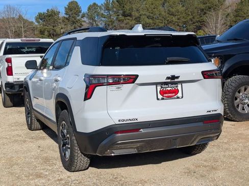 New 2026 Chevrolet Equinox ACTIV w/ Safety and Technology Package image 4