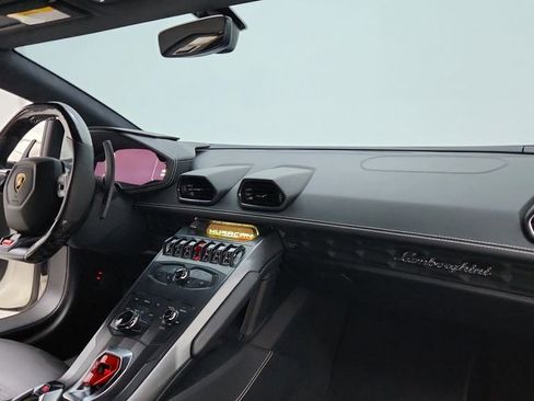 Used 2018 Lamborghini Huracan LP 580-2 image 25