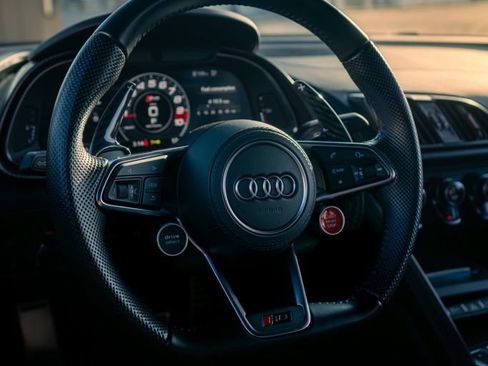 Used 2017 Audi R8 V10 AWD/4WD image 17