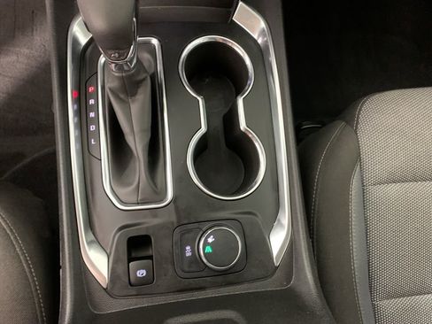 Used 2021 Chevrolet Traverse LT image 26