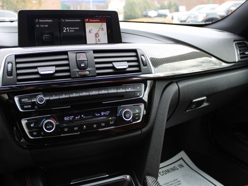 Used 2018 BMW M4 Coupe image 9