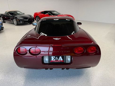 Used 2003 Chevrolet Corvette Coupe w/ Preferred Equipment Group RWD image 12