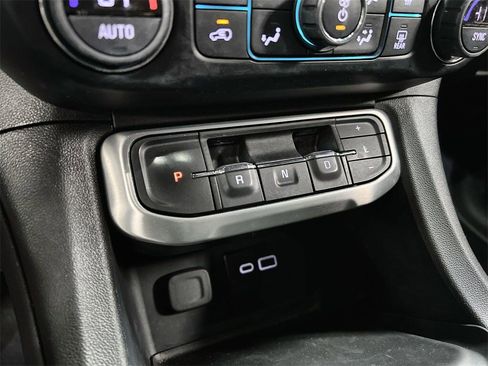 Used 2023 GMC Acadia SLE w/ Driver Convenience Package image 34