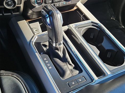 Used 2018 Ford F150 Lariat w/ Equipment Group 502A Luxury image 20