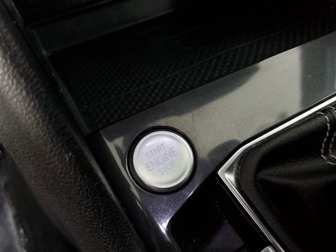 Used 2022 Volkswagen Tiguan SE R-Line image 40