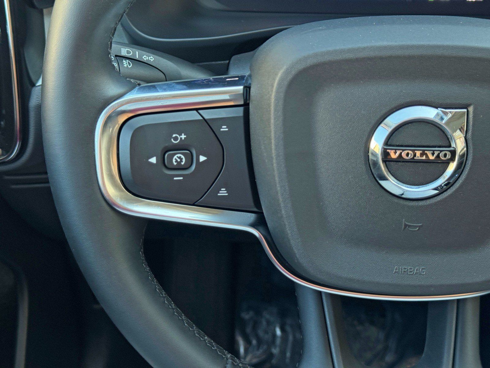 Used 2024 Volvo XC40 B5 Plus w/ Climate Package AWD/4WD image 22