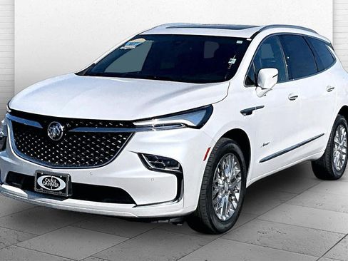 Used 2023 Buick Enclave Avenir w/ Avenir Technology Package AWD/4WD image 13