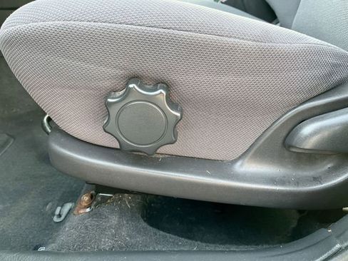 Used 2004 Pontiac Vibe w/ Moon And Tunes Value Package image 15