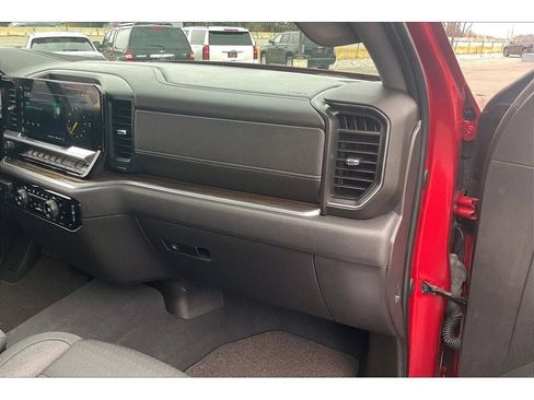 Used 2022 Chevrolet Silverado 1500 RST w/ Z71 Off-Road Package AWD/4WD image 17
