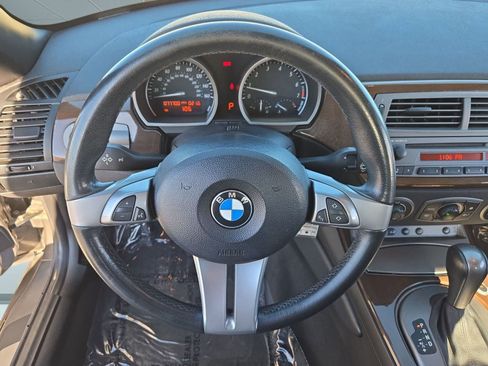 Used 2004 BMW Z4 3.0i image 12