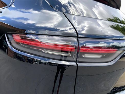 Used 2021 Porsche Cayenne AWD/4WD image 28