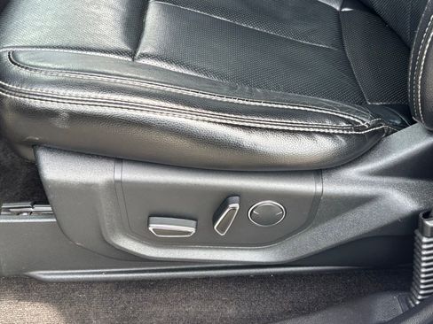 Used 2018 Ford F150 Lariat w/ Equipment Group 502A Luxury AWD/4WD image 22