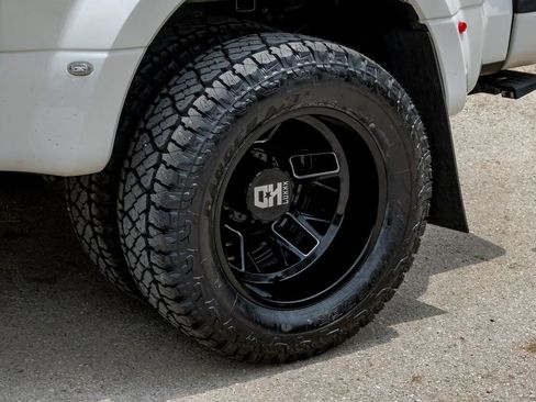 Used 2021 Ford F350 Platinum w/ FX4 Off-Road Package AWD/4WD image 64