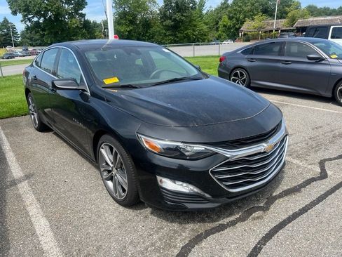 Used 2025 Chevrolet Malibu LT FWD image 1