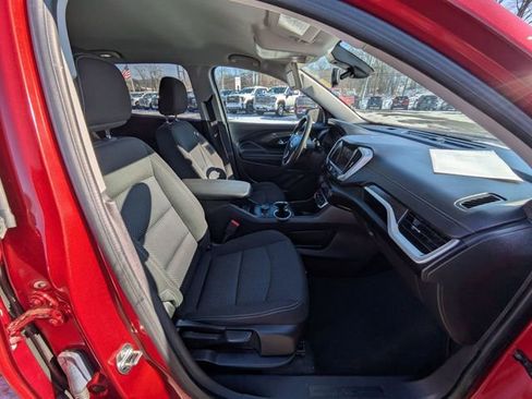 Used 2024 GMC Terrain SLE w/ Driver Convenience Package image 36