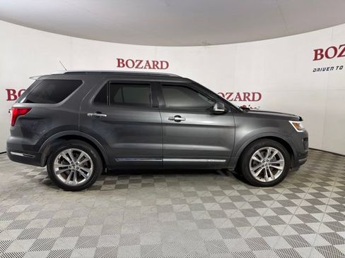 Used 2018 Ford Explorer Limited w/ Equipment Group 301A FWD image 9