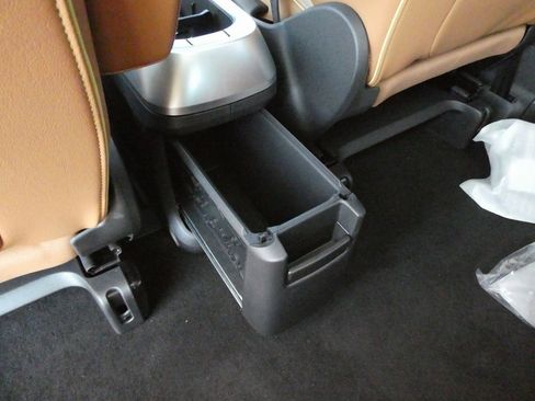 New 2025 Volkswagen ID. Buzz Pro S Plus image 35