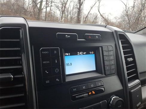 Used 2018 Ford F150 XLT w/ Trailer Tow Package image 17