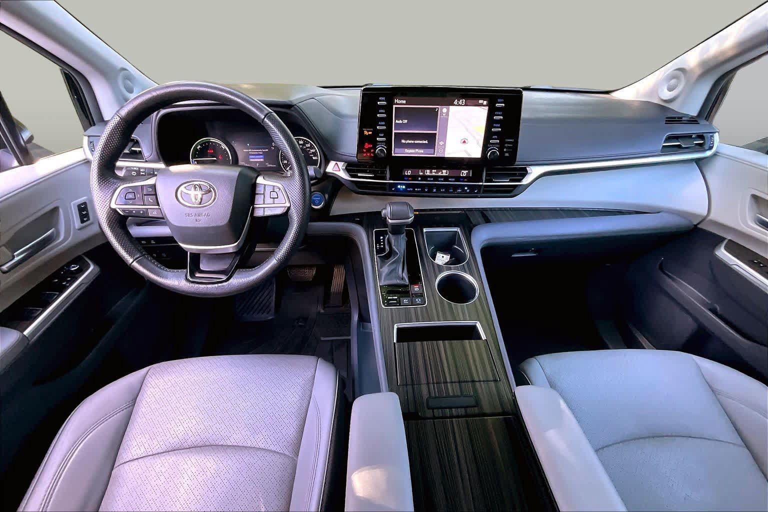 Used 2024 Toyota Sienna Limited AWD/4WD image 15
