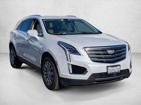 Used 2017 Cadillac XT5 Luxury w/ Driver Awareness Package image 3