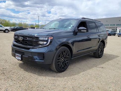 New 2026 Ford Expedition Platinum w/ Stealth Performance Package image 4