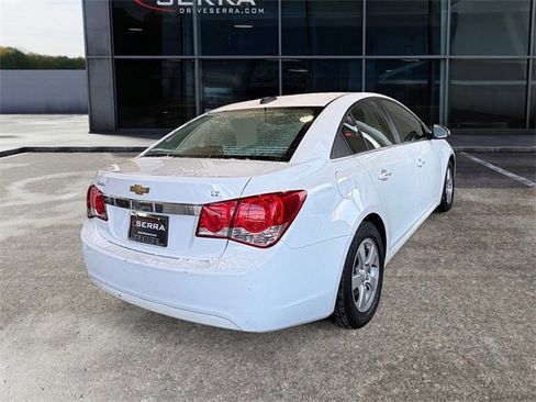 Used 2016 Chevrolet Cruze LT image 4