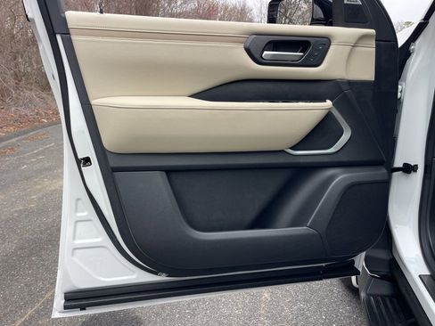 New 2026 Nissan Armada Platinum image 20