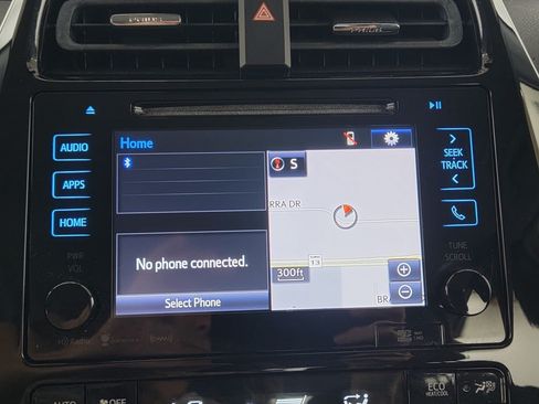Used 2016 Toyota Prius Three Touring FWD image 22