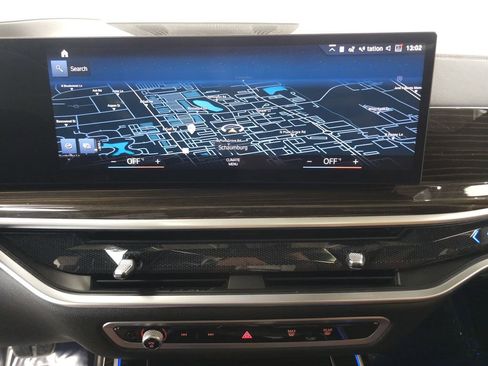 Used 2023 BMW X7 xDrive40i w/ M Sport Package AWD/4WD image 16